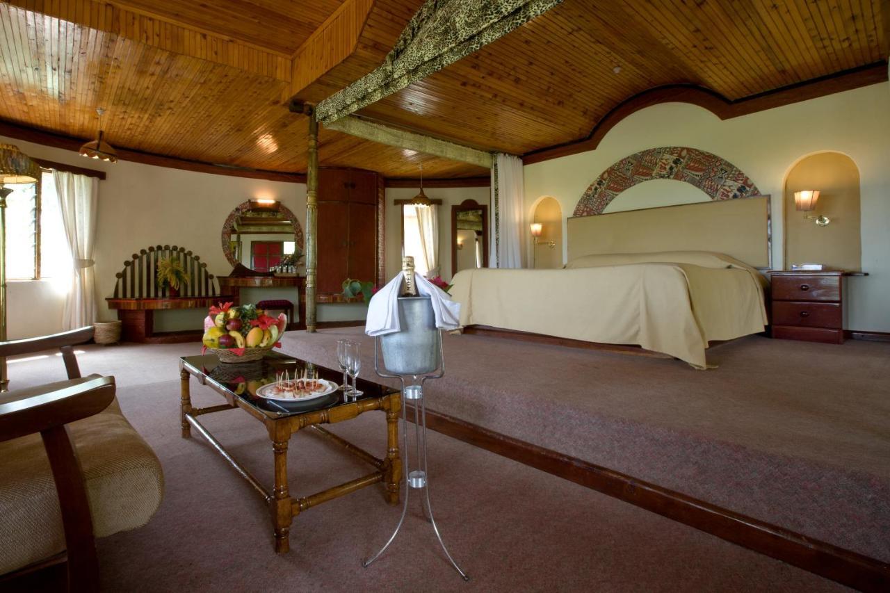 Masai Mara Sopa Lodge Ololaimutiek Exteriör bild